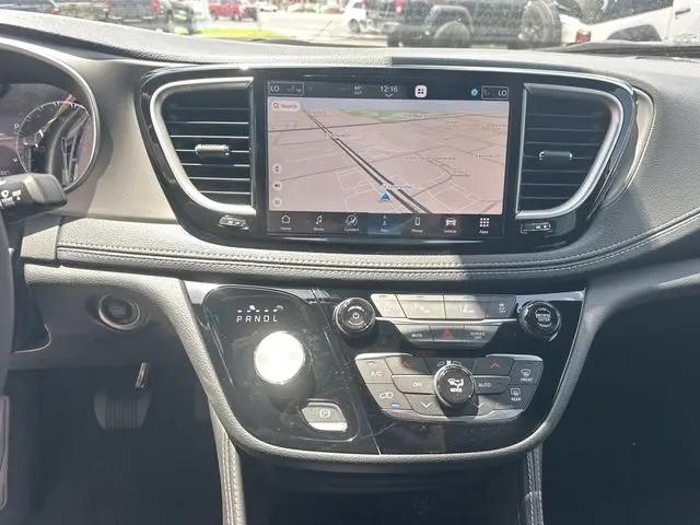 2027 Chrysler Pacifica Limited