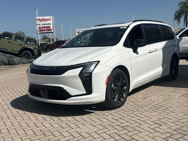 2027 Chrysler Pacifica Limited