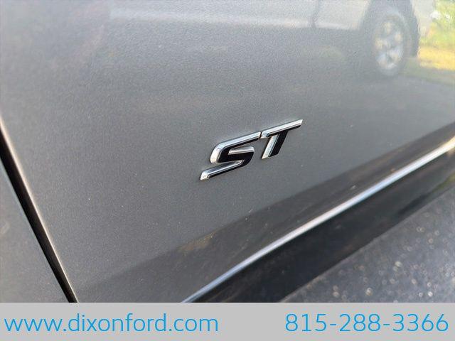2025 Buick NV Sport Touring FWD