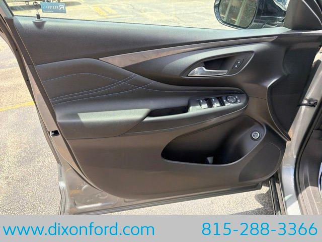 2025 Buick NV Sport Touring FWD