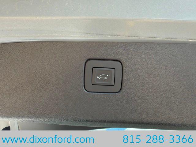 2025 Buick NV Sport Touring FWD