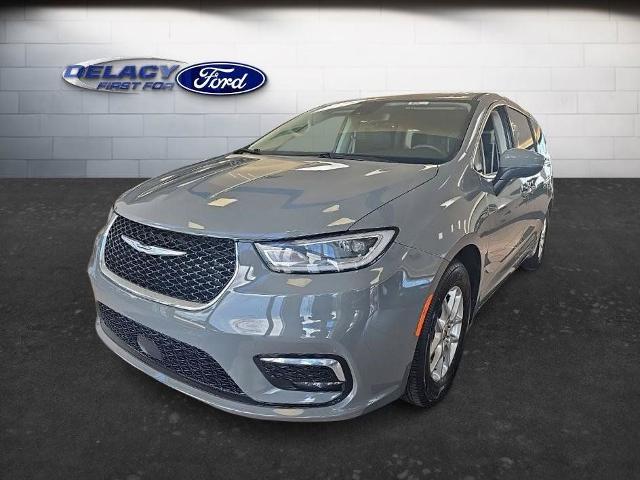 2023 Chrysler Pacifica Touring L for sale in Elma, NY