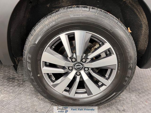 2023 Nissan Pathfinder SL 4WD