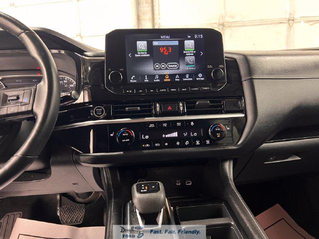 2023 Nissan Pathfinder SL 4WD