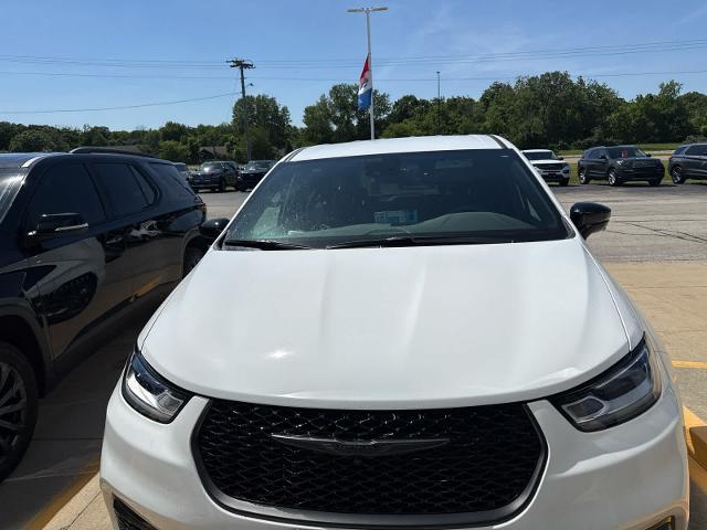 2026 Chrysler Pacifica Select for sale in Monticello, IL