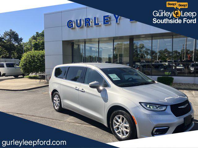 2023 Chrysler Pacifica Touring L for sale in South Bend, IN