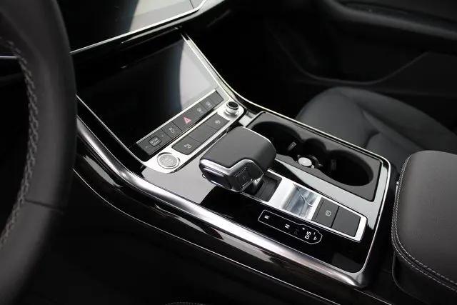 2025 Audi Q8 Premium 55 TFSI quattro