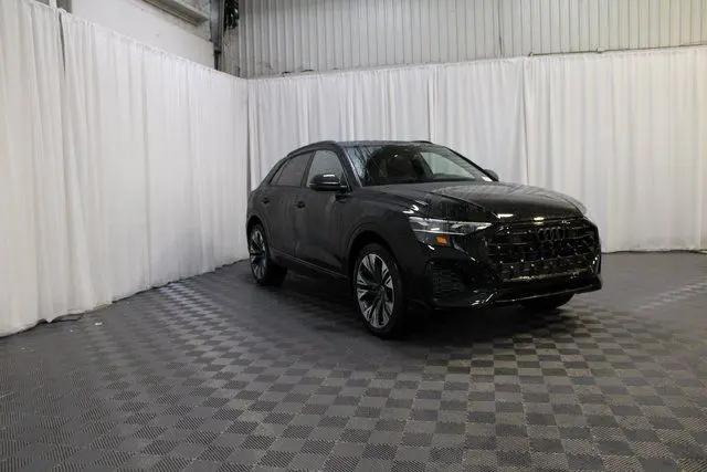 2025 Audi Q8 Premium 55 TFSI quattro