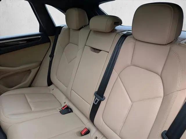 2023 Porsche Macan T