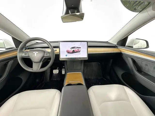 2024 Tesla Model Y Performance