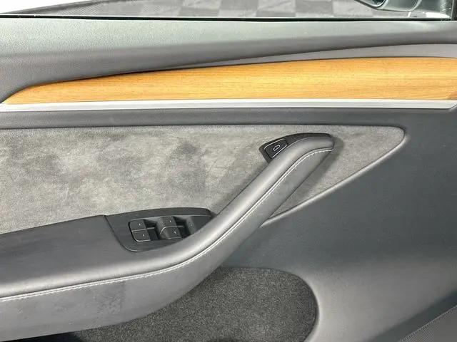 2024 Tesla Model Y Performance