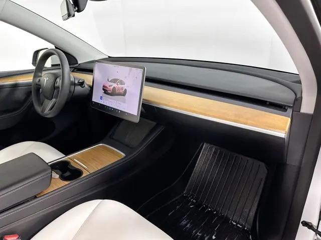 2024 Tesla Model Y Performance