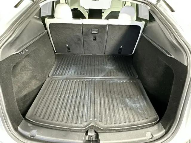 2024 Tesla Model Y Performance