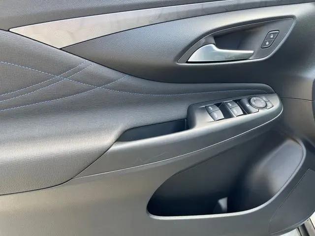 2026 Buick NV Sport Touring FWD