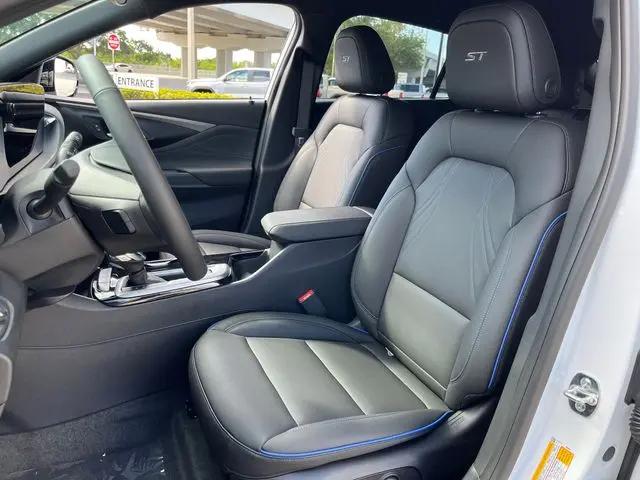 2026 Buick NV Sport Touring FWD
