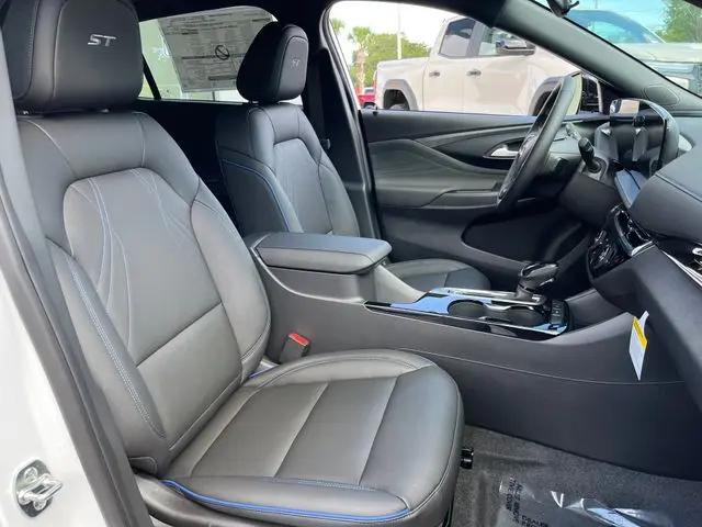 2026 Buick NV Sport Touring FWD