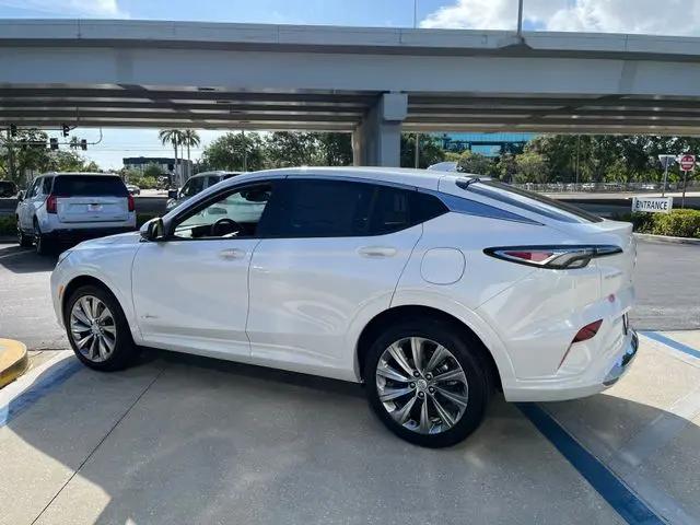 2026 Buick NV Avenir FWD