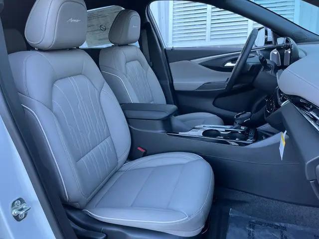 2026 Buick NV Avenir FWD
