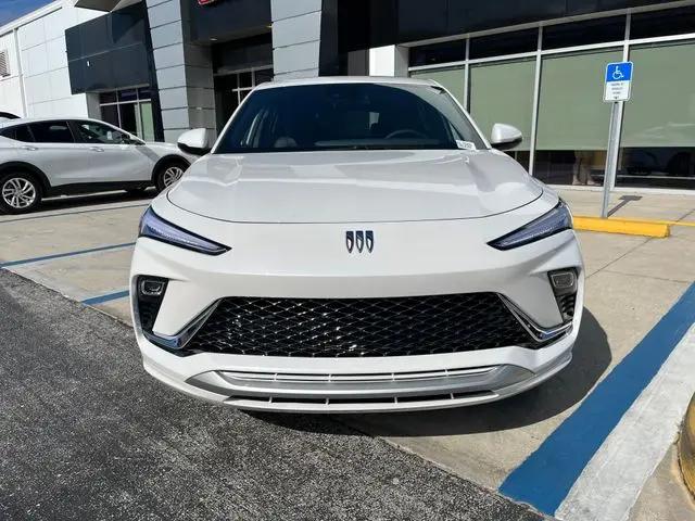 2026 Buick NV Avenir FWD