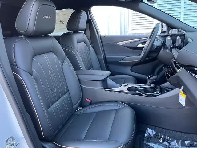 2026 Buick NV Avenir FWD