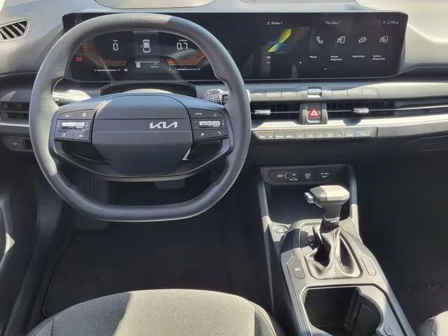 2025 Kia K4 LX