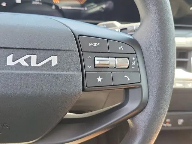 2025 Kia K4 LX
