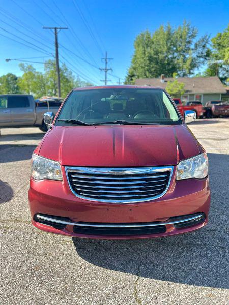 2011 Chrysler Town & Country Touring-L for sale near Mansfield, OH