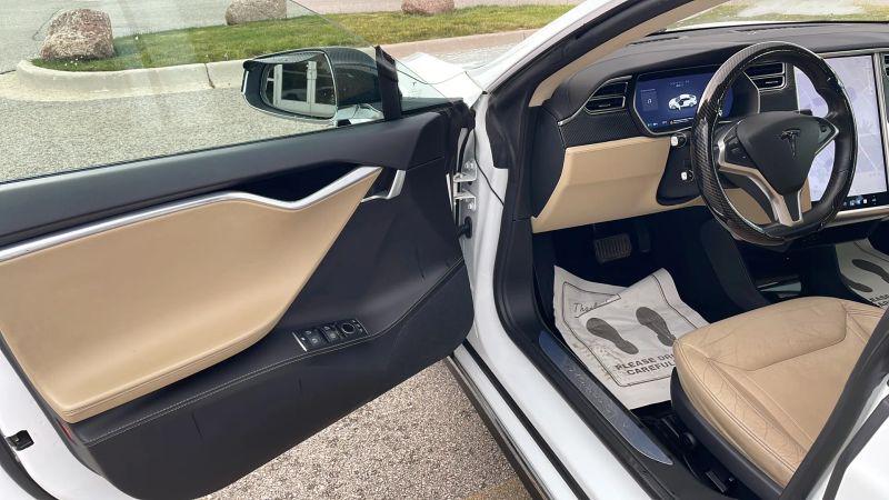 2015 Tesla Model S 85D