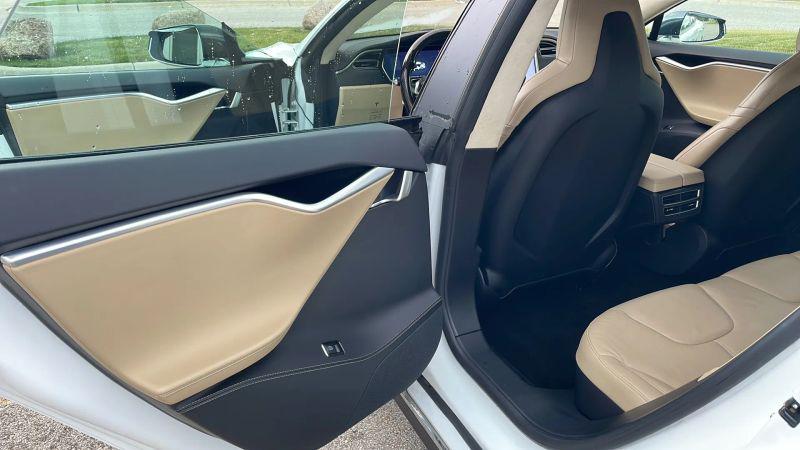 2015 Tesla Model S 85D