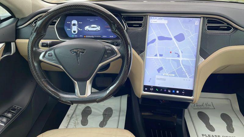 2015 Tesla Model S 85D
