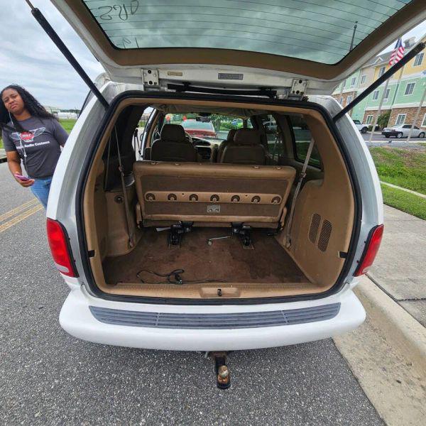 1999 Chrysler Town & Country LX