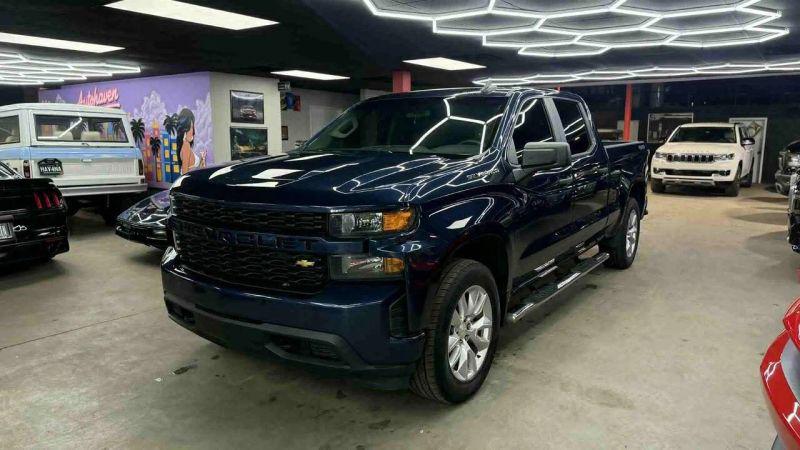 2020 Chevrolet Silverado 1500 4WD Crew Cab Standard Bed Custom for sale in Shelby Township, MI