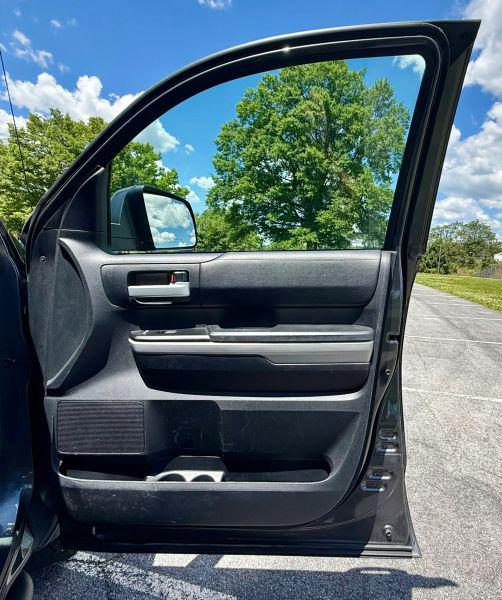 2019 Toyota Tundra SR5 5.7L V8