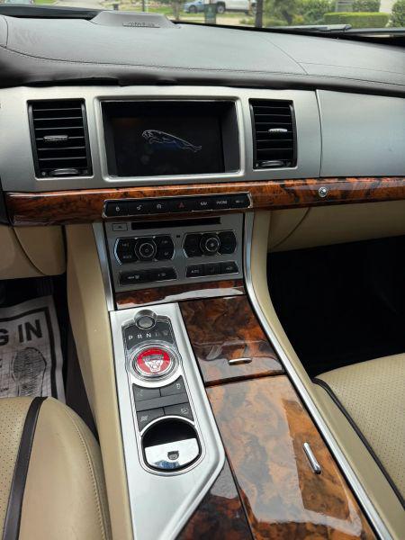 2015 Jaguar XF 3.0 Sport