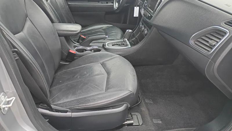 2014 Chrysler 200 Limited