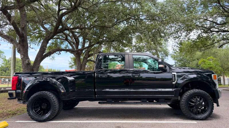 2022 Ford F-350 Platinum