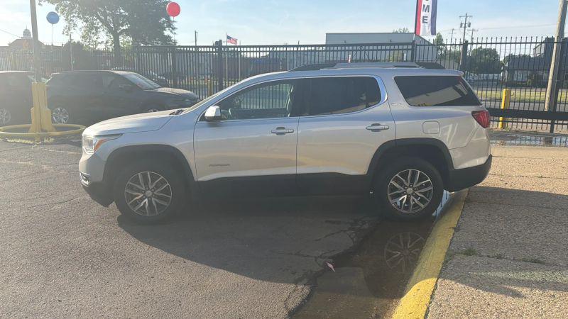2018 GMC Acadia SLE-2