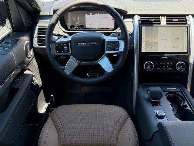 2025 Land Rover Discovery P360 Dynamic SE