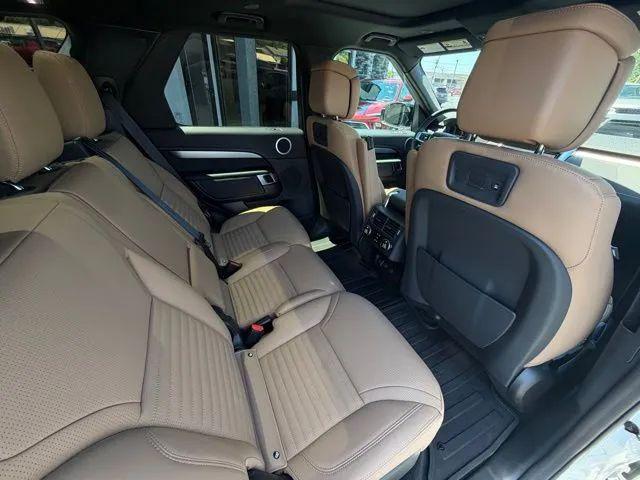 2025 Land Rover Discovery P360 Dynamic SE