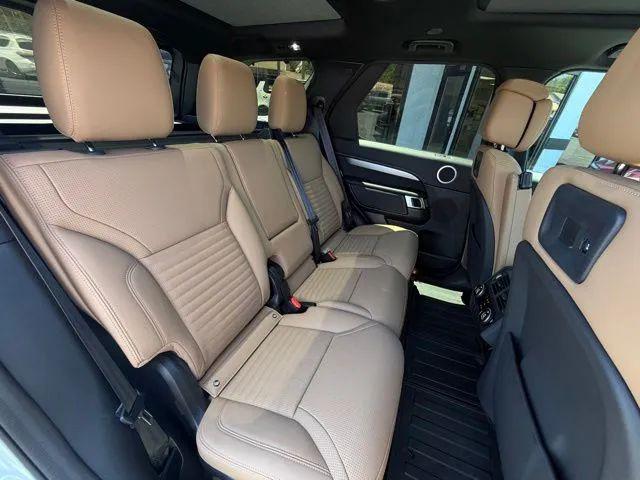2025 Land Rover Discovery P360 Dynamic SE