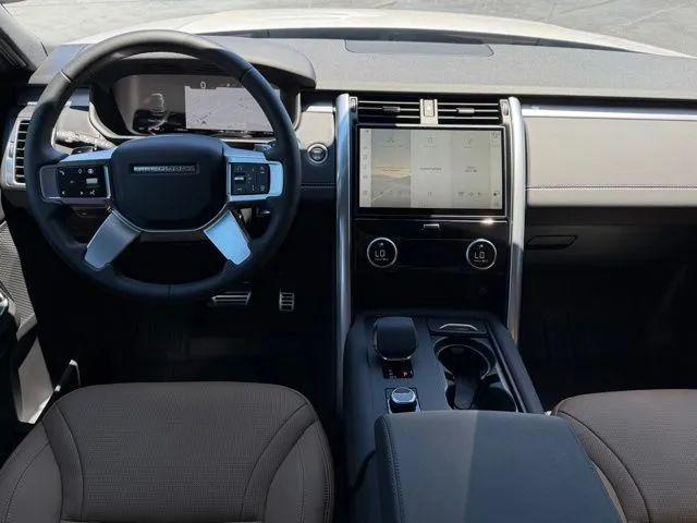 2025 Land Rover Discovery P360 Dynamic SE