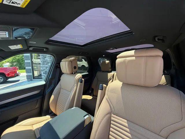 2025 Land Rover Discovery P360 Dynamic SE