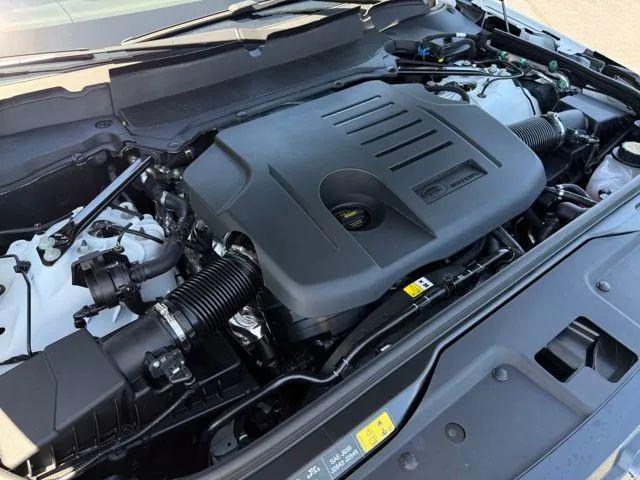 2025 Land Rover Discovery P360 Dynamic SE