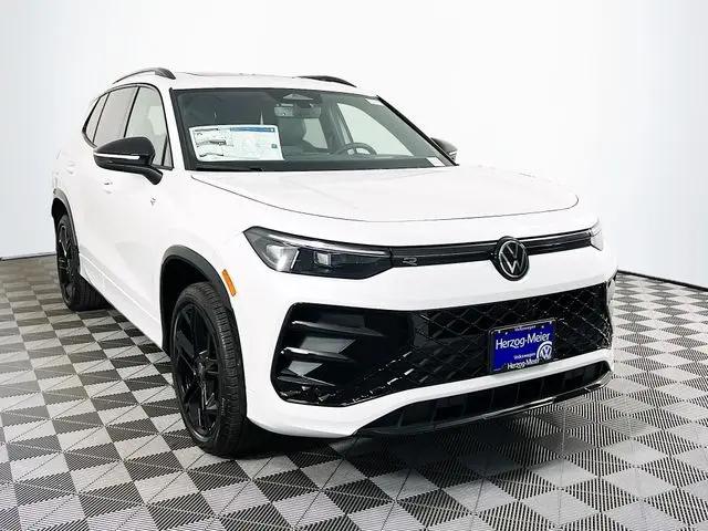 2026 Volkswagen Tiguan SE R-Line Black for sale in Beaverton, OR