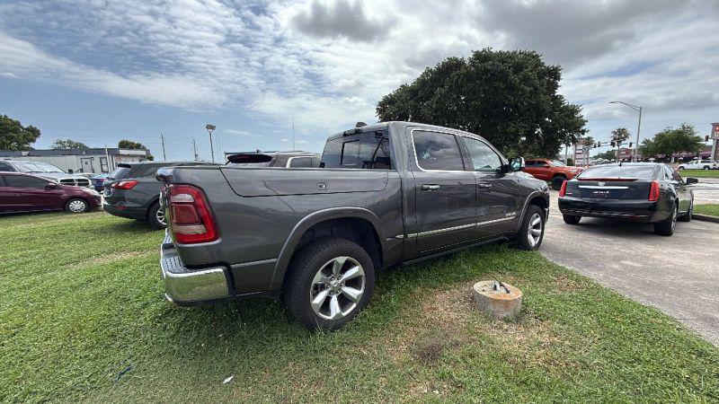 2022 Ram 1500 Limited Crew Cab 4x2 5'7" Box