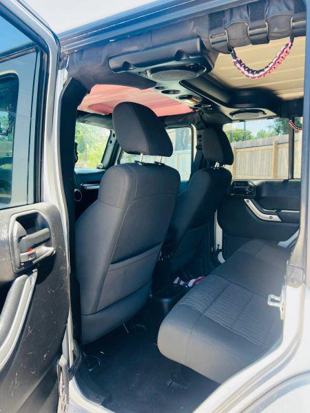2012 Jeep Wrangler Unlimited Sahara