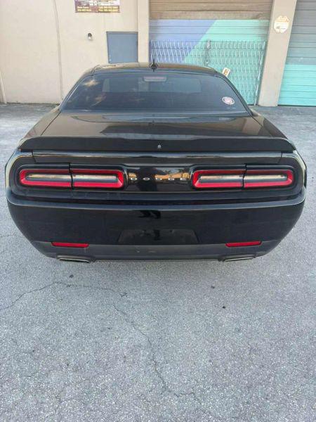 2017 Dodge Challenger SXT Plus