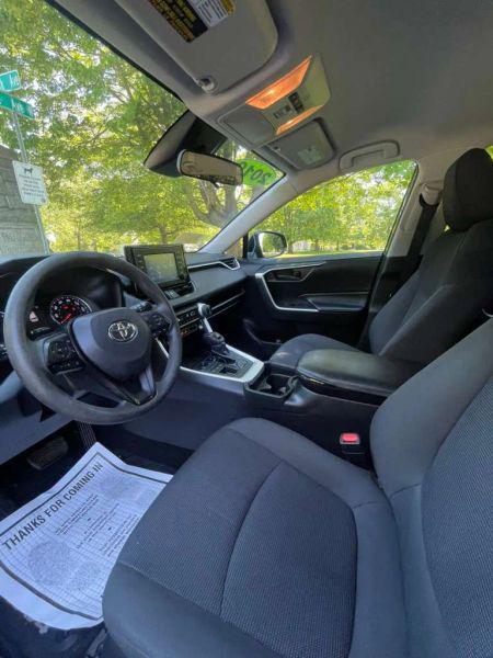 2019 Toyota RAV4 LE