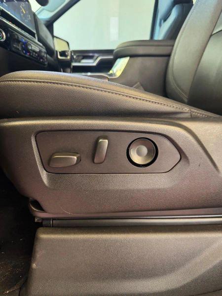 2022 Chevrolet Silverado 1500 4WD Crew Cab Short Bed LTZ