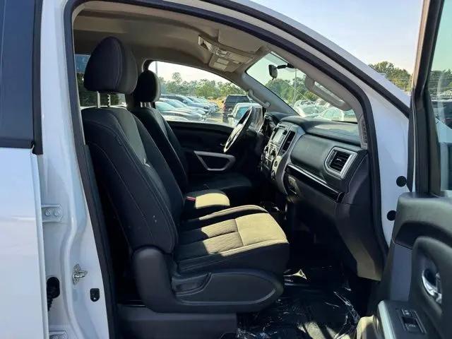 2019 Nissan Titan SV